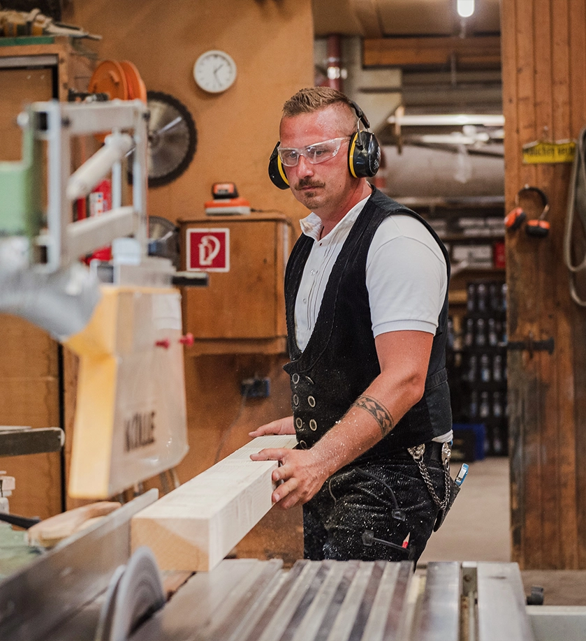 Karriere und Jobs im Handwerk bei Frick Holzbau in Fellbach – Zimmerei- und Holzbauarbeiten mit Zukunft